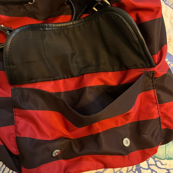 Gryffindor Drawstring Small Backpack 🦁 - Picture 3 of 5